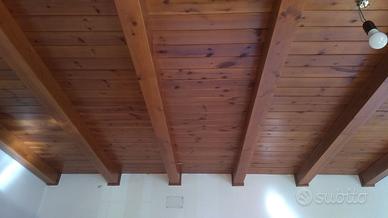 Perline e travi per controsoffitto in legno