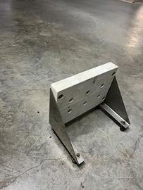 Staffa per motore ausiliario