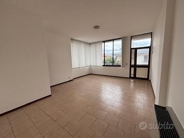 UFFICIO/STUDIO mq 65 GODEGA S. URBANO