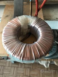 Trasformatore di tensione 220V - 12V