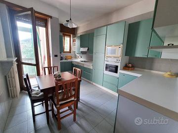 Appartamento di 120 m² con 5 locali e box auto a T