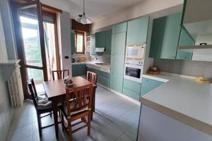 Appartamento di 120 m² con 5 locali e box auto a T