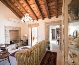 Cv86 casa a solo con cortile a erice vetta