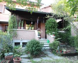 VILLA A SCHIERA A CASALGRANDE