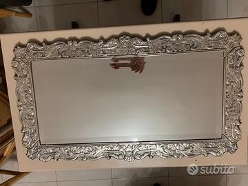 Specchiera in argento lavorato (placcato)