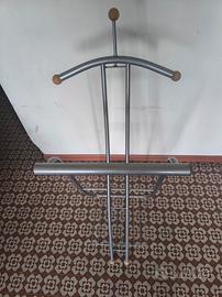 Appendiabiti da camera