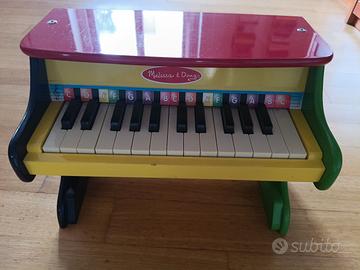pianoforte per bambini in legno 