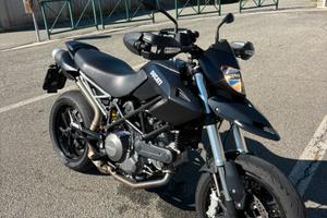 Ducati Hypermotard 796 GOMMATA NUOVA