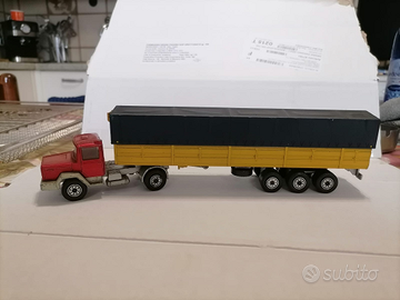 Autoarticolato marca solido