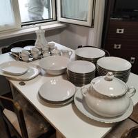 Servizio piatti più servizio caffè completo.