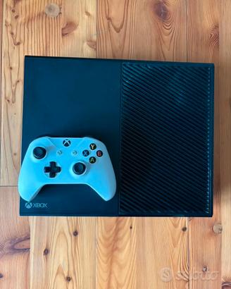 Xbox One 500 Gb nera con giochi