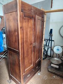 Armadio antico a 2 ante con cassettiera 