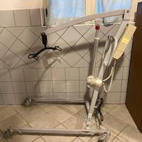 Sollevatore eletttico per disabili