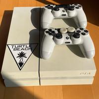 Ps4 usata CON 2 joystick ps4