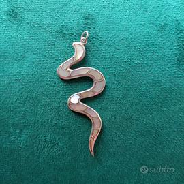 ciondolo serpente in argento 925 e madreperla 