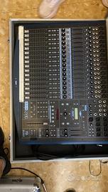 MIXER SOUNDCRAFT SPIRIT 324 LIVE CON FLIGHT CASE