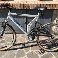 Mountain Bike Scott 26