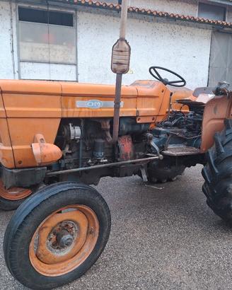 trattore OM 650