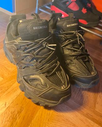 Balenciaga track