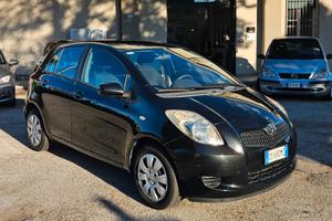 Toyota Yaris 1.0 5 P SOL