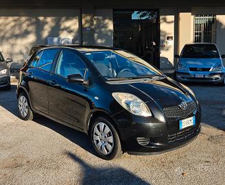 Toyota Yaris 1.0 5 P SOL