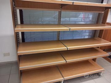 4   scaffali da negozio