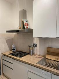 Cucina di 1 anno completa di elettrodomestici