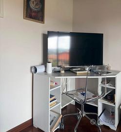 Scrivania con sedia