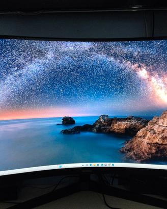 monitor 2k 144 hz Samsung 32 pollici 