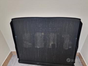 Vasca baule bagagliaio ford focus sw 2020