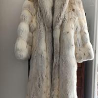 Cappotto bianco di pelliccia