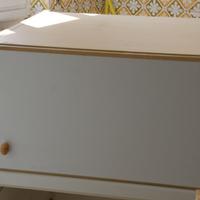 Mobiletto sopra colonne