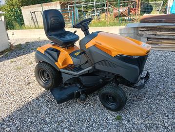 trattorino tagliaerba Stiga Tornado