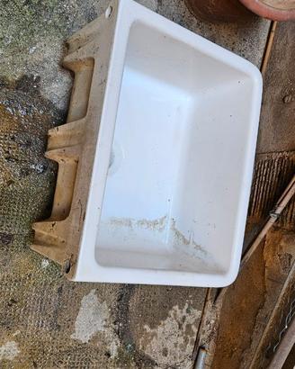 Lavabo da esterno o pilozzo