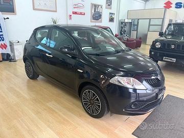 Lancia Ypsilon 1.0 FireFly S&S Hybrid Silver...