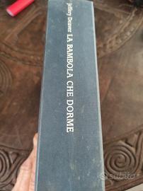 libro " La bambola che dorme"