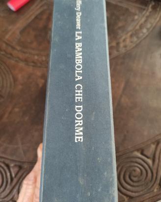 libro " La bambola che dorme"