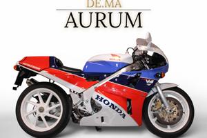 Honda VFR750 R - RC 30 1988