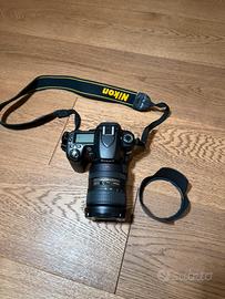 Nikon D80 + obiettivo Nikon 18-200mm VR