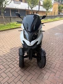Quadro 350 D (2020) Solo 15.000 km Patente B