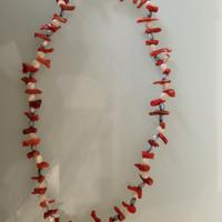 Collana Vintage in Corallo Rosso e Madreperla