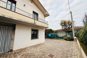 Villa di 119 m² con più di 5 locali e box auto dop