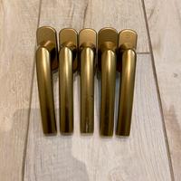 Maniglia per finestra