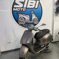 Piaggio Vespa 300 GTS