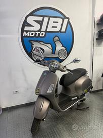 Piaggio Vespa 300 GTS