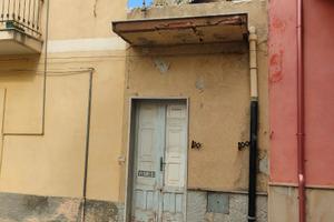 Casa da ristrutturare in toto