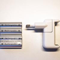 Apple Battery Charger + 4 batterie AA originali