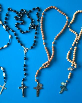 5 ROSARI VINTAGE CON CROCE (2 MADONNA MEDJUGORJE).