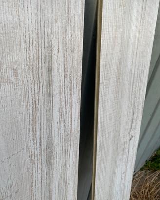 Pavimento in laminato effetto rovere chiaro