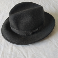 Cappello grigio donna